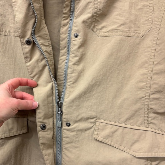 NWT Eddie Bauer Adventurer Hiking Vest, size 2xl - Picture 3 of 11